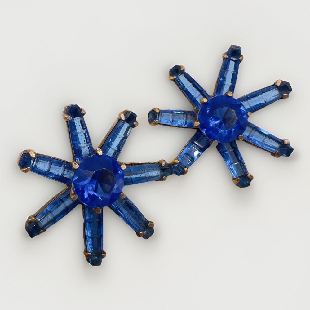 Vintage Starburst Clip On Earrings Gold Tone Blue Rhinestone Flower Baguette